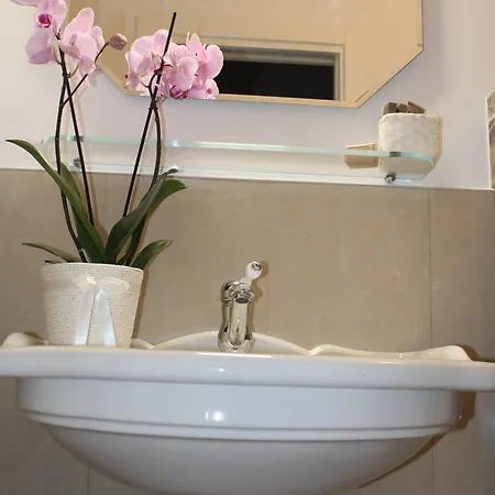 Palazzo Rochira 3* קסטלנטה