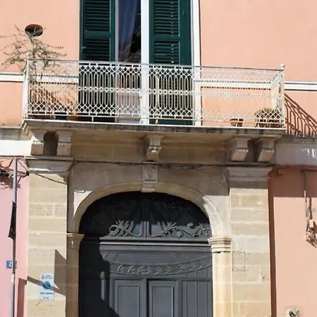 Palazzo Rochira 3* קסטלנטה