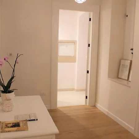 לינה וארוחת בוקר Palazzo Rochira קסטלנטה