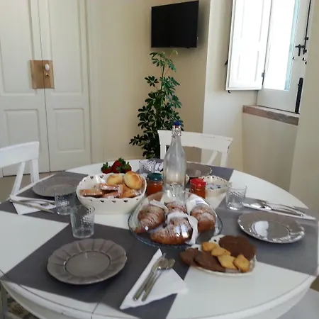 לינה וארוחת בוקר Palazzo Rochira 3*